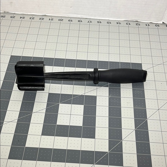 The Pampered Chef Black Cooking Utensil Set - Picture 1 of 5